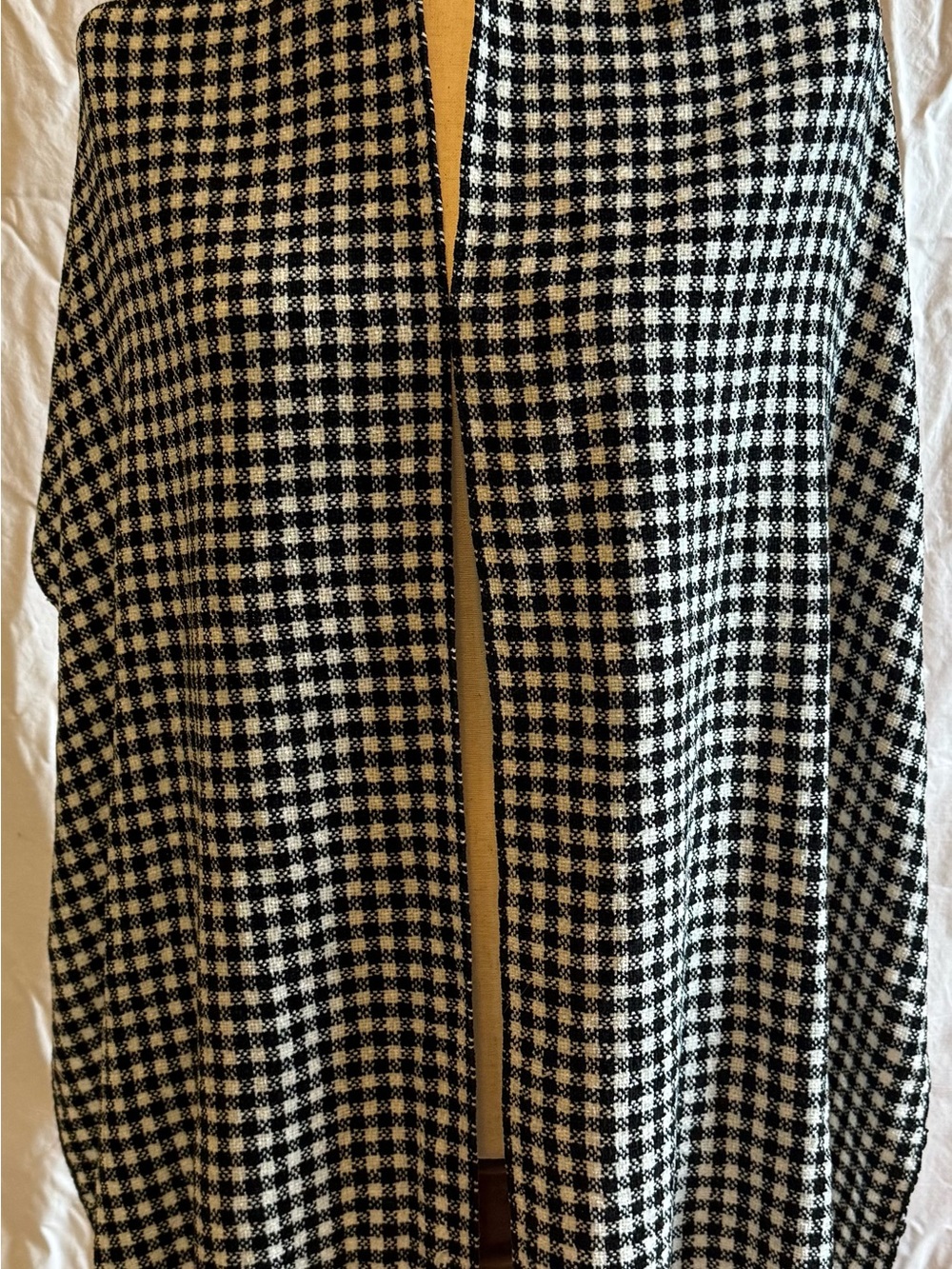 Black & White Houndstooth Knit Wrap